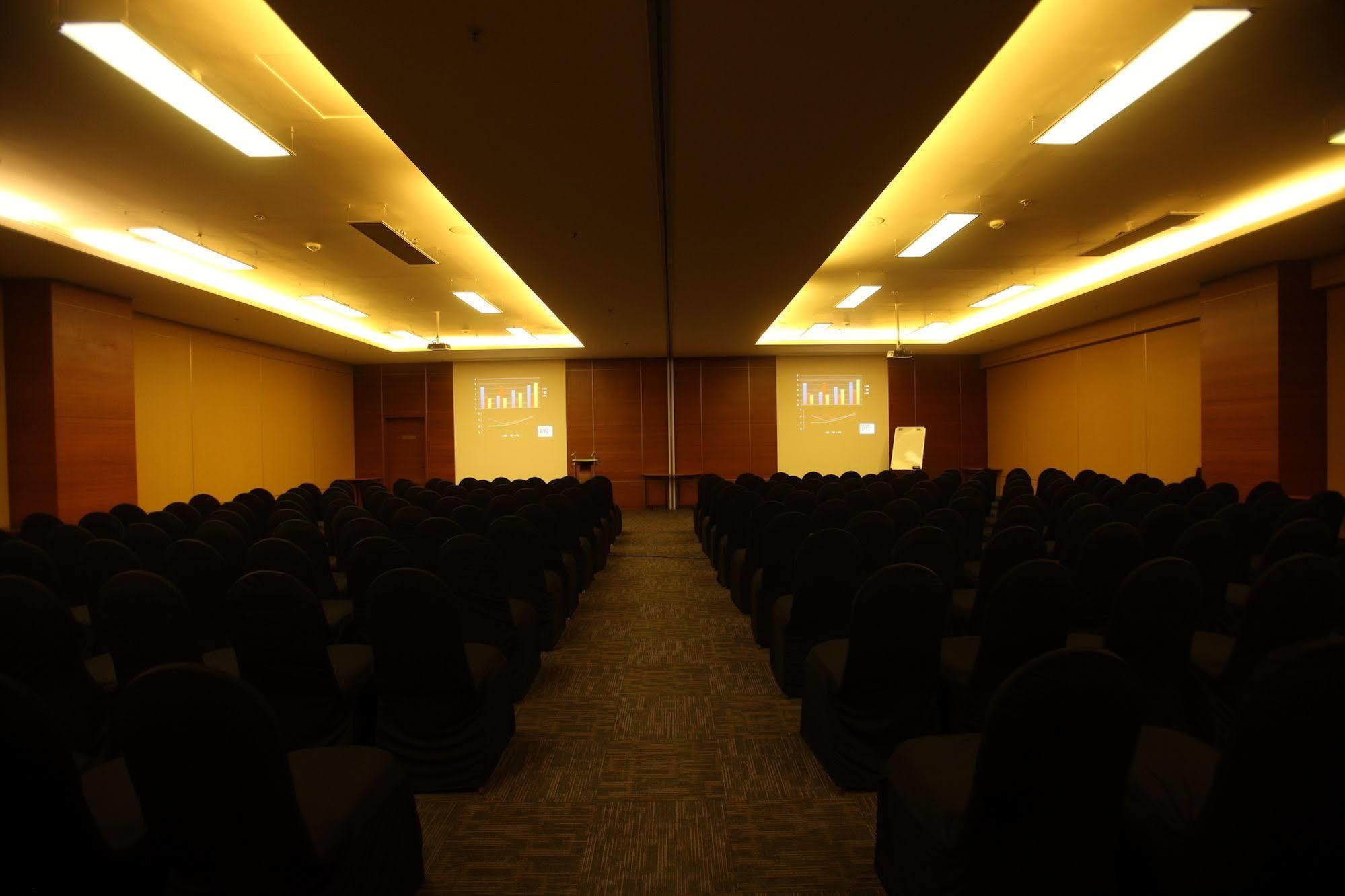 Keys Prima By Lemon Tree Hotels, Pimpri, Pune المظهر الخارجي الصورة